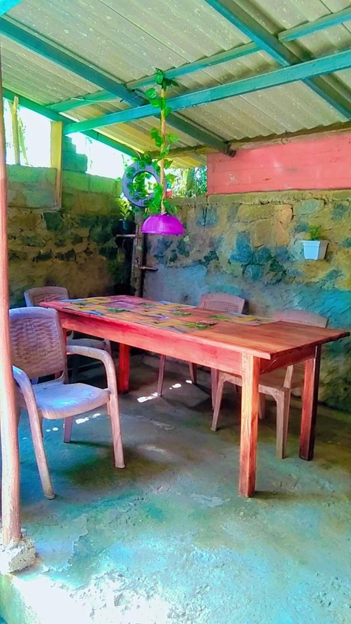 Ella Kumi Hostel Extérieur photo